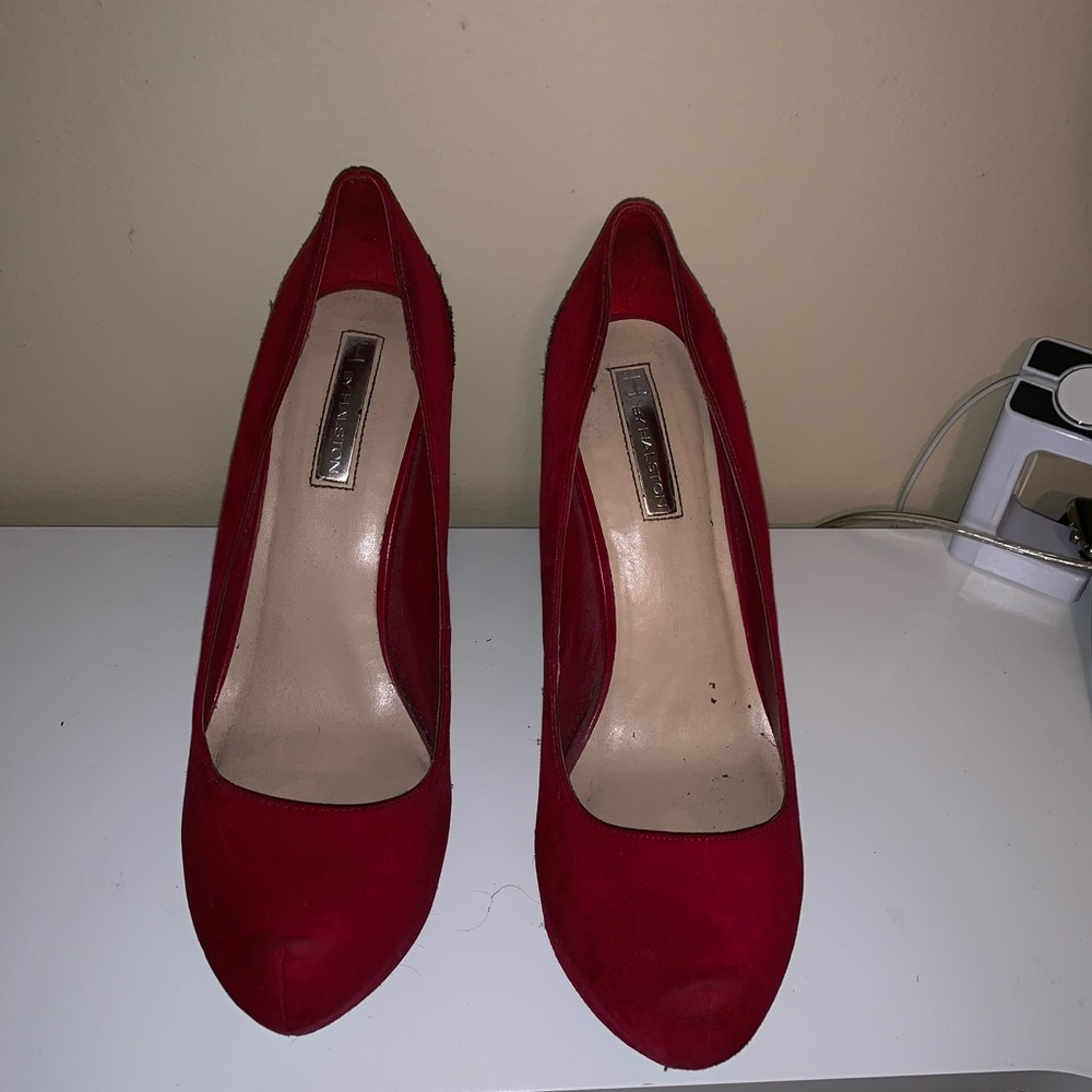 High heel pumps